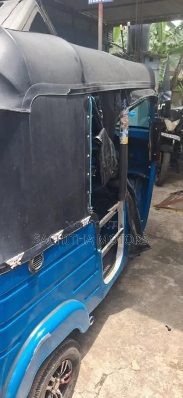 Bajaj RE 2 stroke 2005