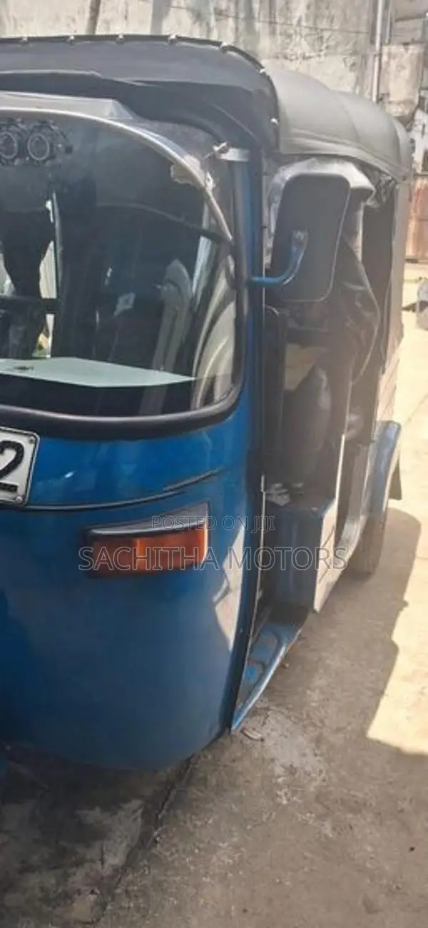 Bajaj RE 2 stroke 2005
