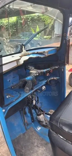Bajaj RE 2 stroke 2005