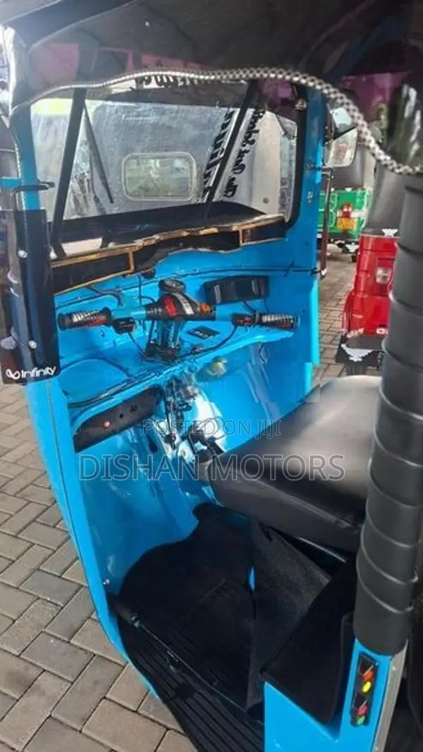 Bajaj RE 2 Stroke 2005