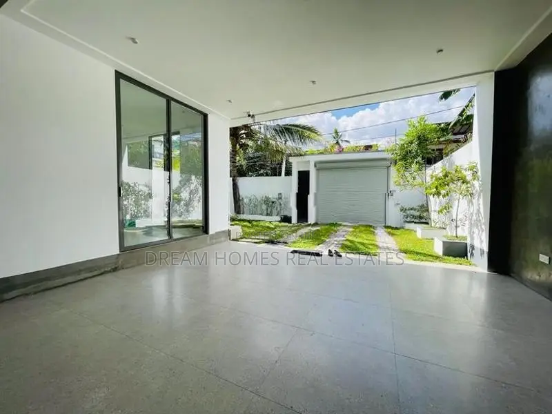 Brand New 3-Bedroom Luxury House for Sale – Kadawatha