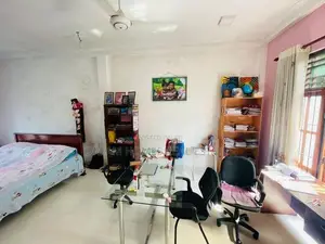 Spacious 5-Bedroom House for Sale in Kadawatha