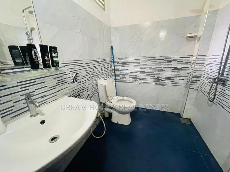 Spacious 5-Bedroom House for Sale in Kadawatha