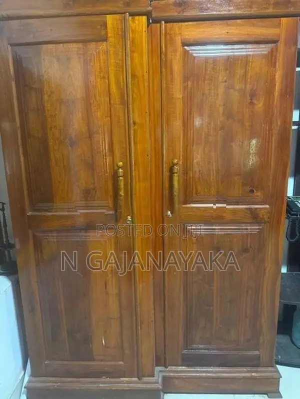 අල්මාරිය සහ කබඩ්