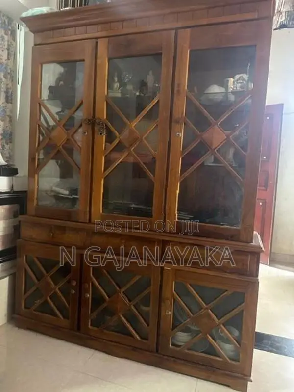 අල්මාරිය සහ කබඩ්