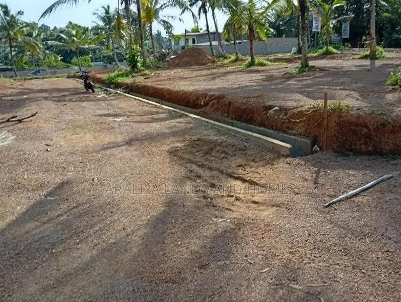 Land for Sale in Close to Kahathuduwa