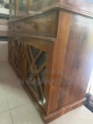 අල්මාරිය සහ කබඩ්