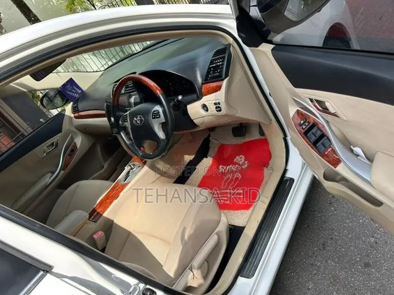 Toyota Premio 2013