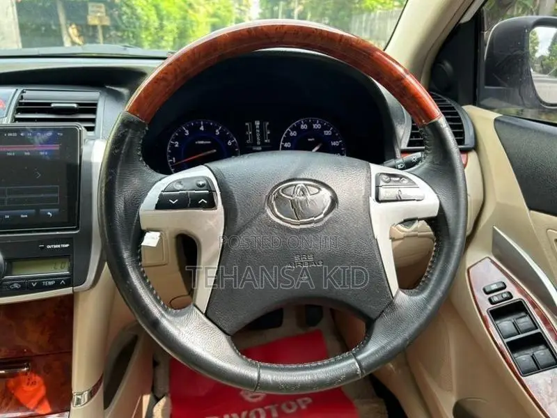 Toyota Premio 2013