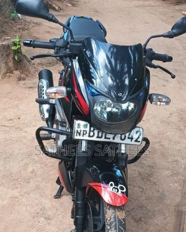 Bajaj Pulsar 180 2017