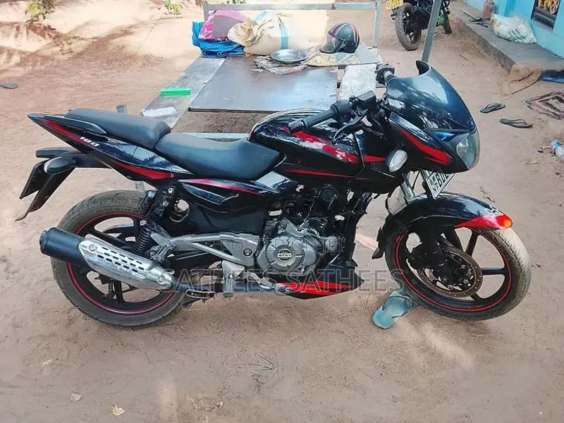 Bajaj Pulsar 180 2017