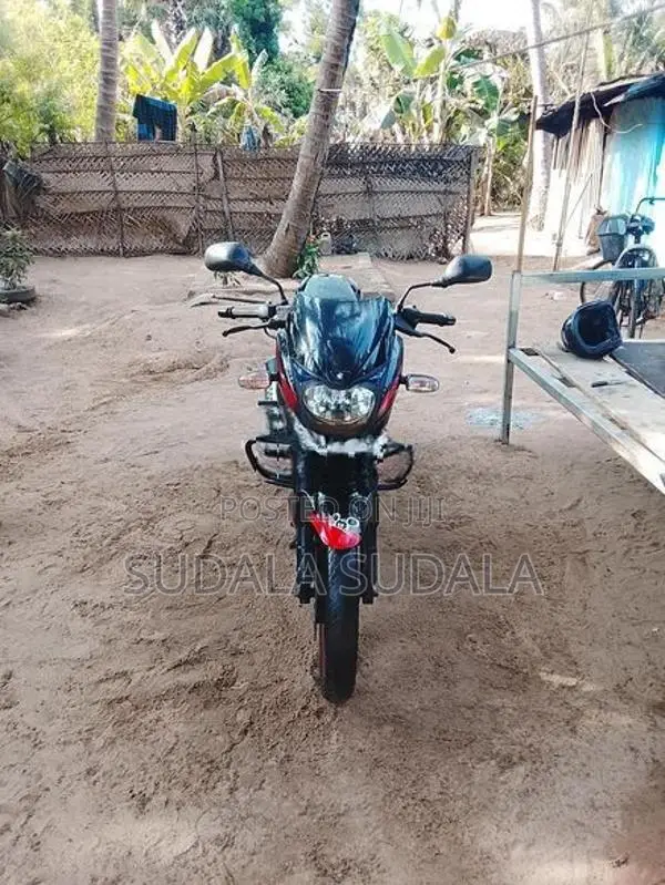 Bajaj Pulsar 180 2017