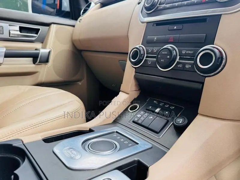 Land Rover Discovery 4 S 2016