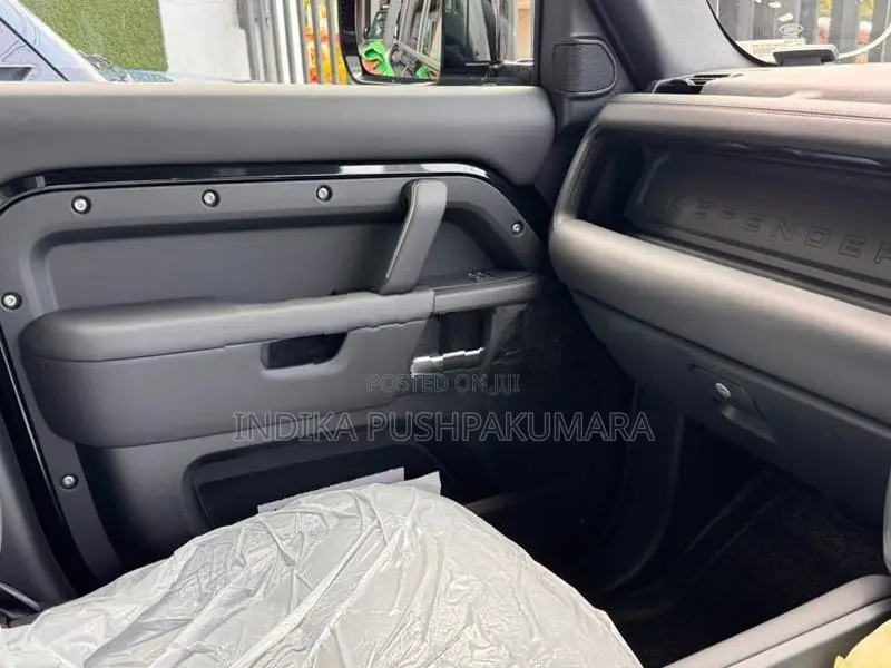 Land Rover Defender MY26 Edition P300 2026