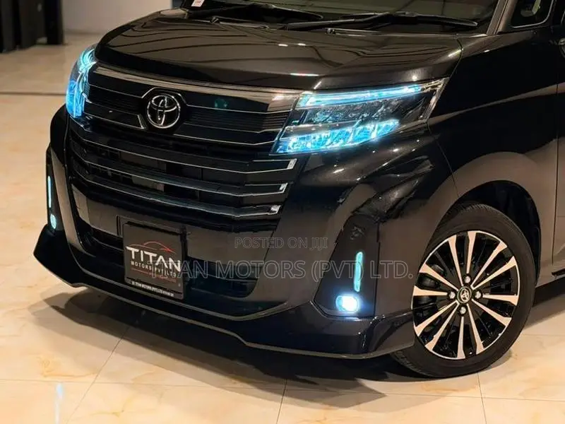 Toyota Roomy GT Turbo 2023