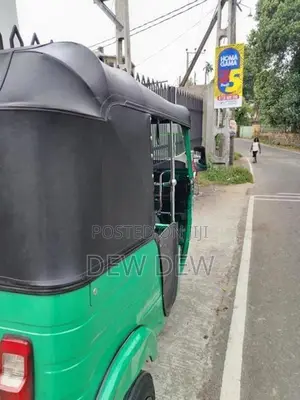 Bajaj RE 2015