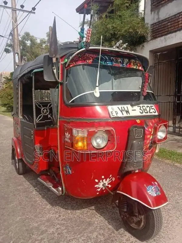 Bajaj RE 2012