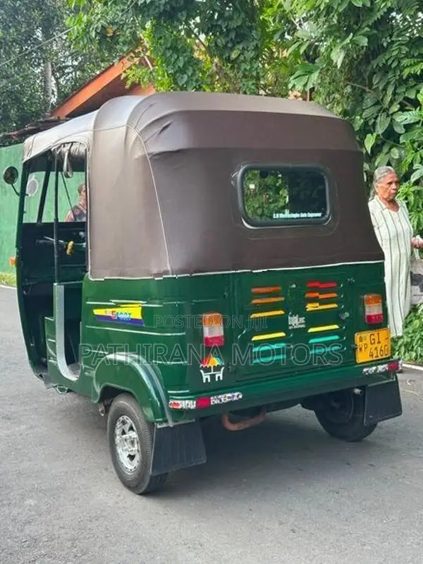 Bajaj RE 2001