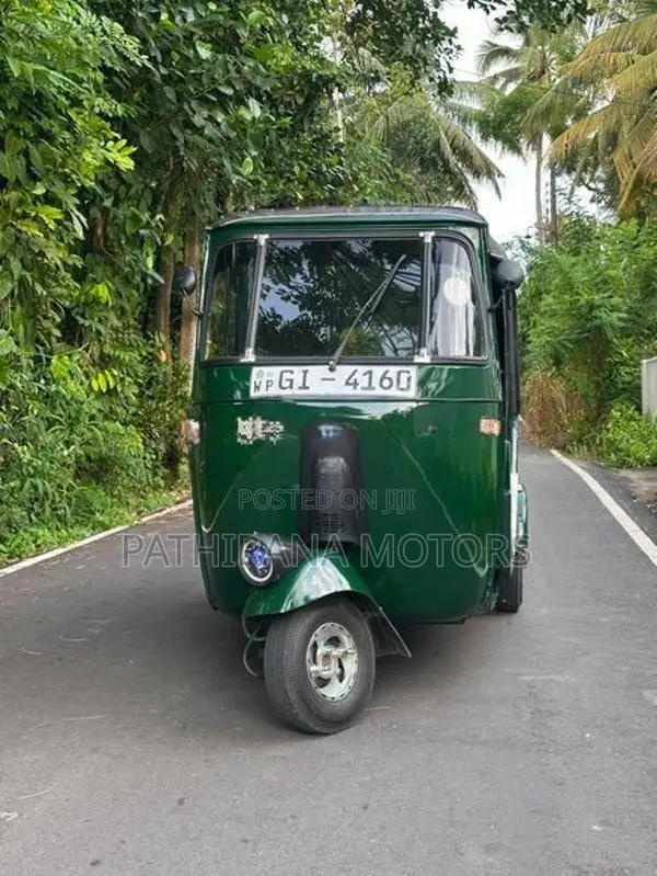 Bajaj RE 2001