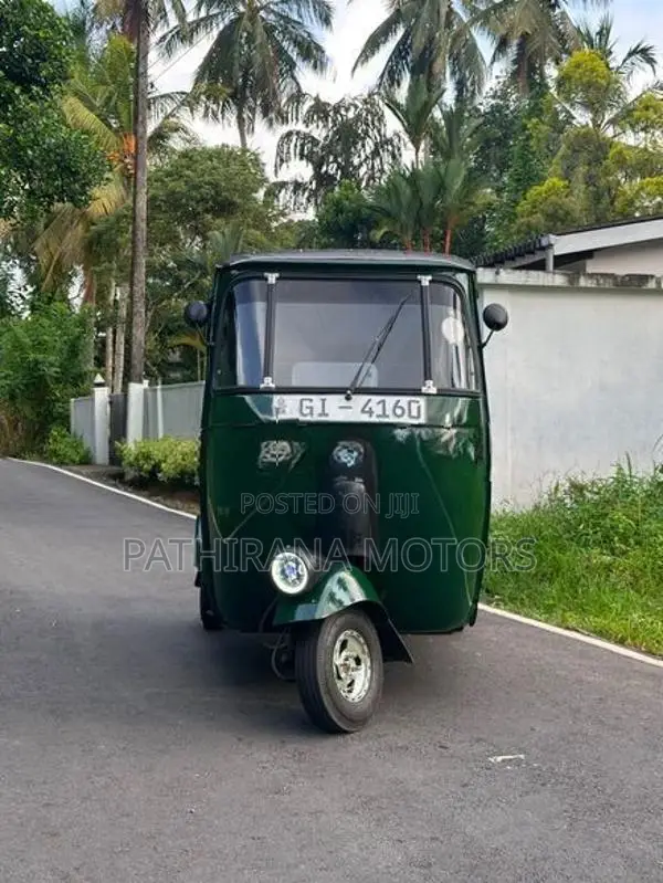 Bajaj RE 2001