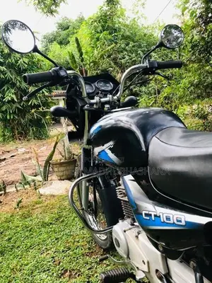 Bajaj CT100 2015