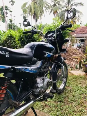 Bajaj CT100 2015