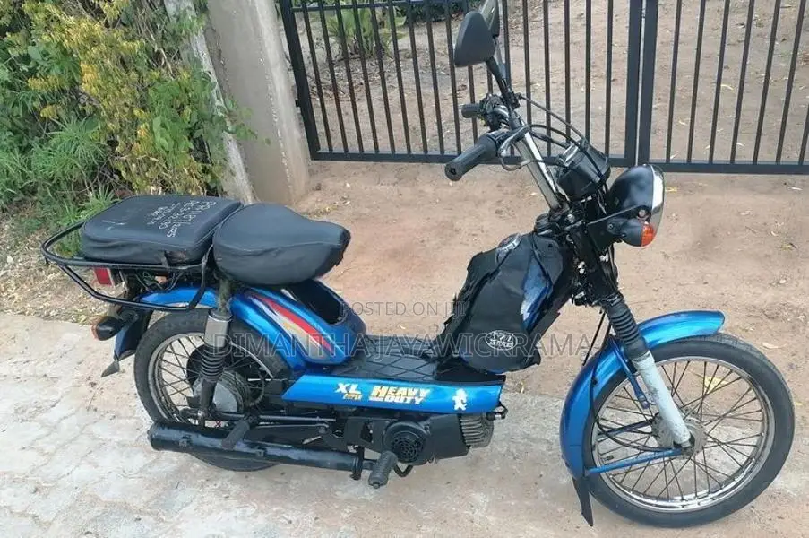 TVS XL Super Heavy Duty 2010