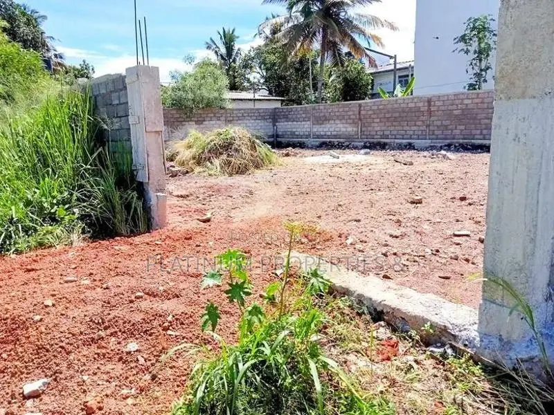 9 Perch Rectangular Bare Land For Sale In Boralesgamuwa Pirivena Road