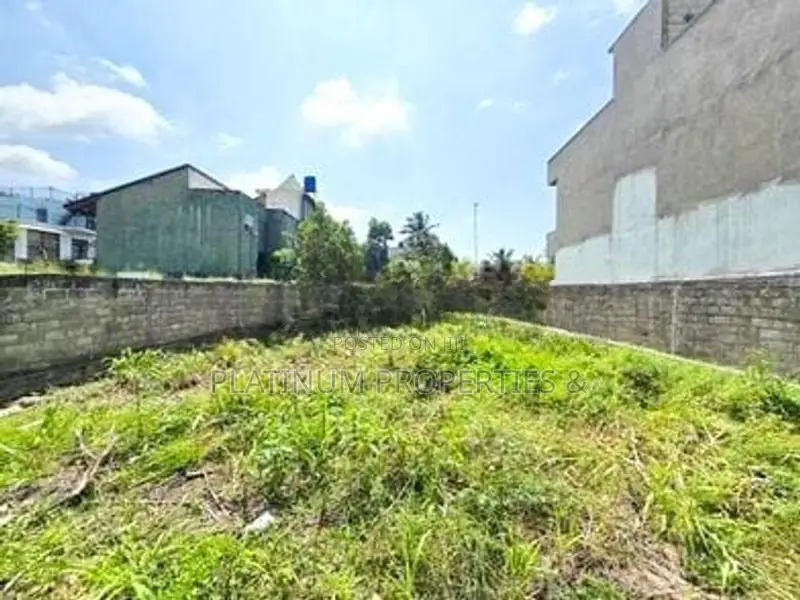 9 Perch Rectangular Bare Land For Sale In Boralesgamuwa Pirivena Road