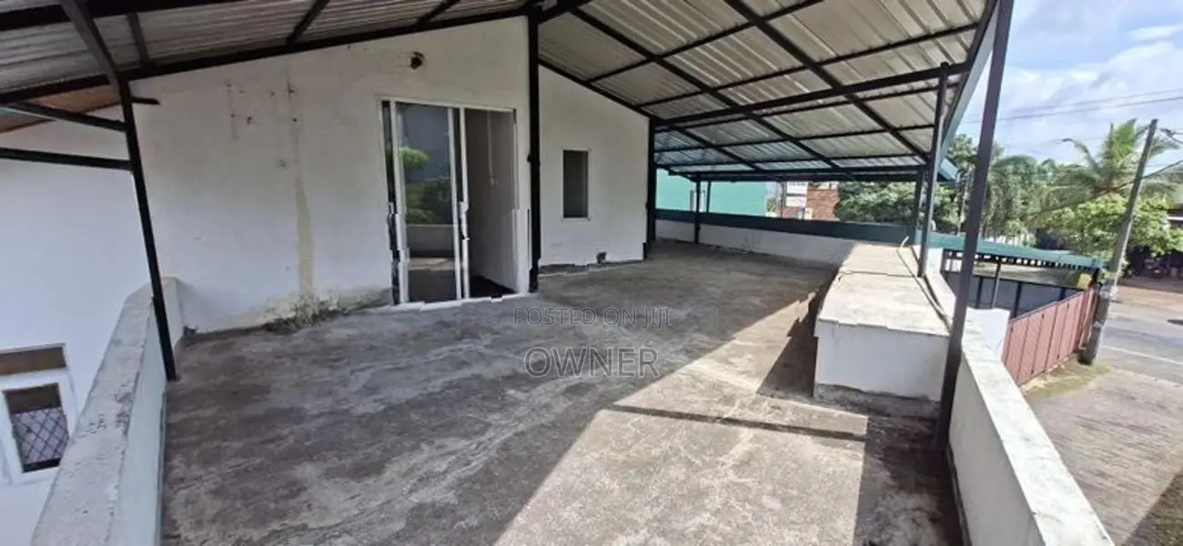 Commercial Building For Sale in Pita Kotte Junction