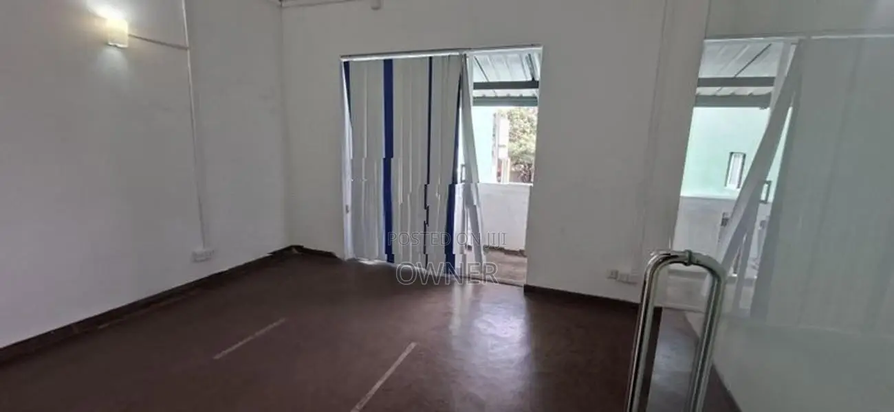Commercial Building For Sale in Pita Kotte Junction