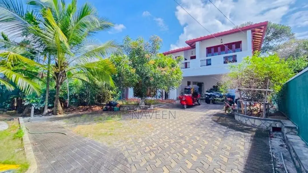 Spacious family home in for sale Ragama
