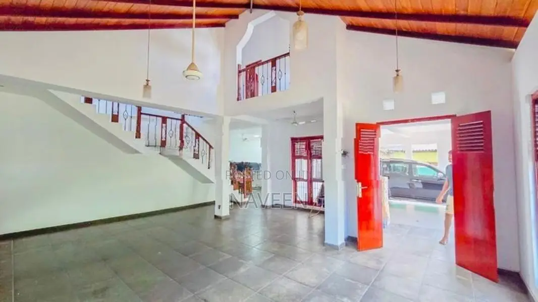 Spacious family home in for sale Ragama
