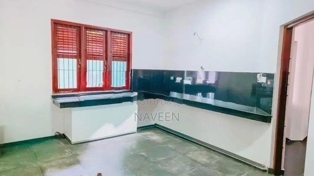 Spacious family home in for sale Ragama