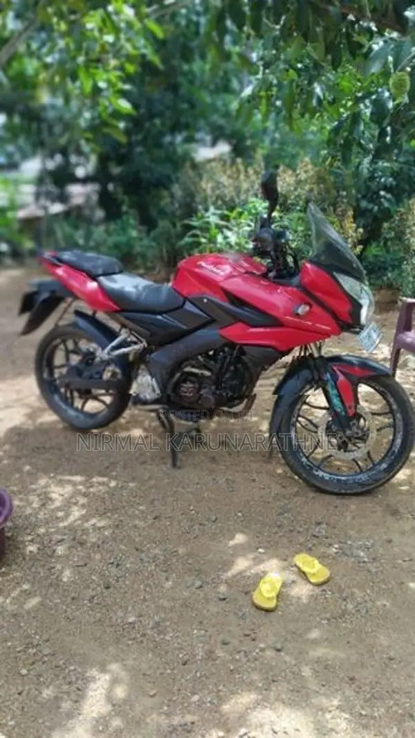 Bajaj Pulsar 150 2015