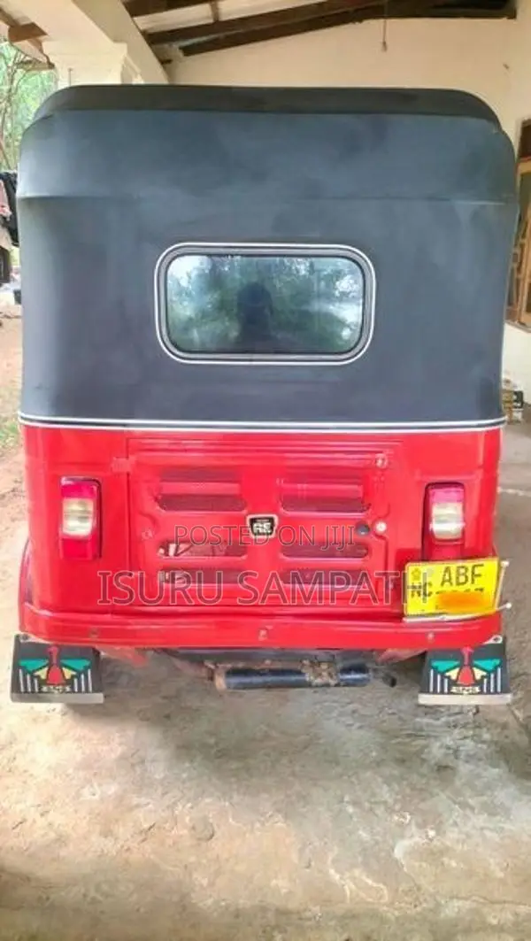 Bajaj RE 2015