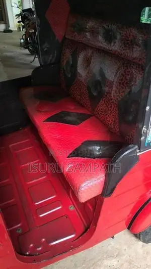 Bajaj RE 2015