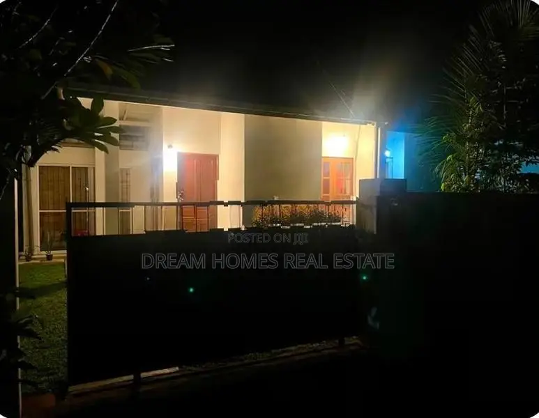 Single-Storey House for Sale – Athurugiriya