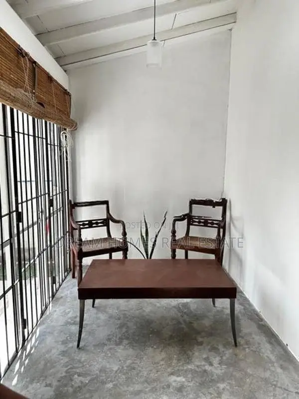 Single-Storey House for Sale – Athurugiriya