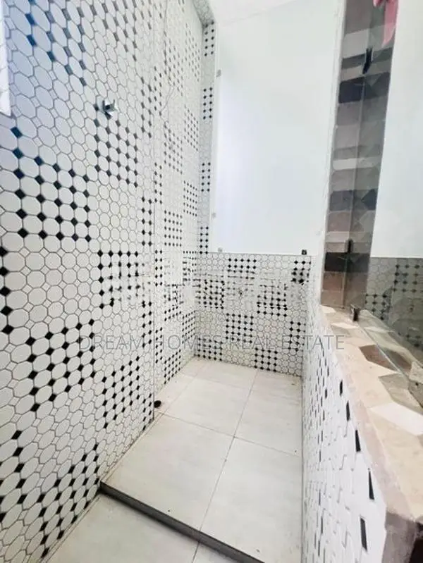 Elegant 5 Bedroom Luxury Residence | Malabe