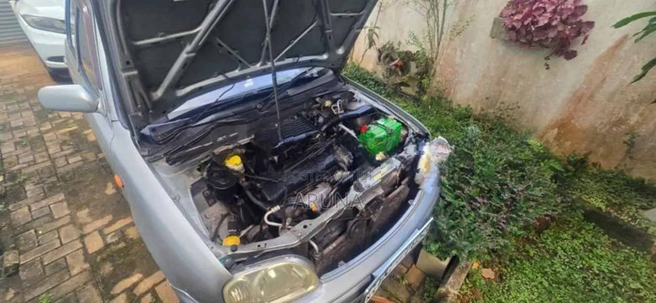 Nissan March 2000
