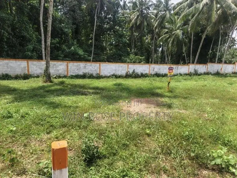 ගම්පහ මහ නගර සබා සීමාවෙන් ඉඩමක්