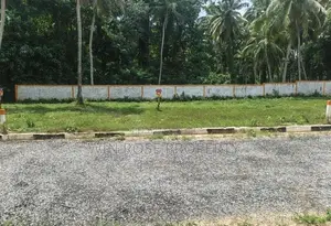ගම්පහ මහ නගර සබා සීමාවෙන් ඉඩමක්
