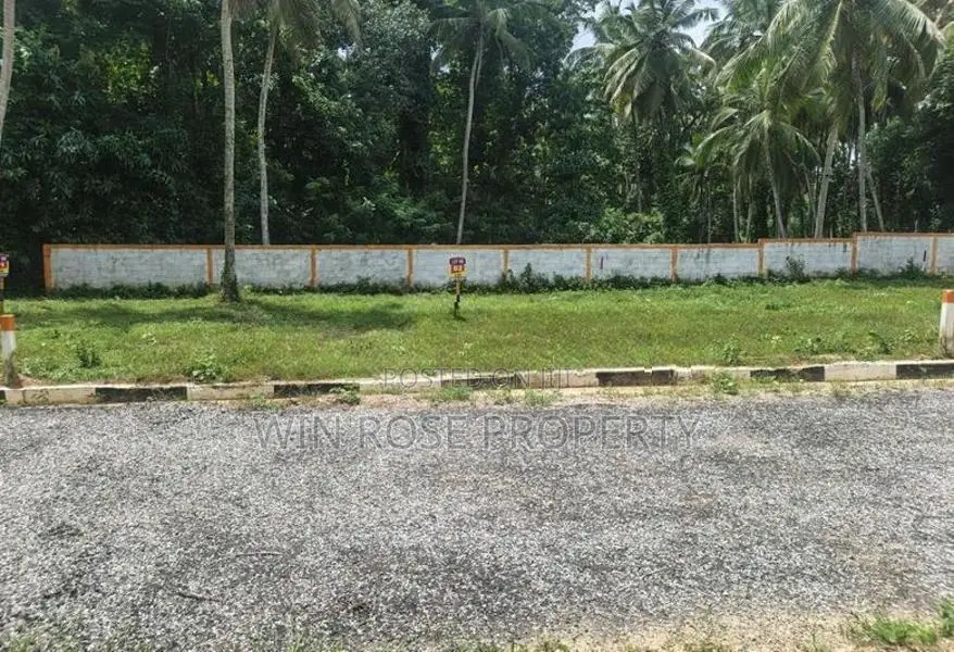 ගම්පහ මහ නගර සබා සීමාවෙන් ඉඩමක්