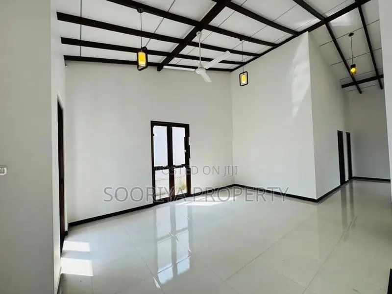 නවීනපන්නයේ අලුත්ම තනිමහල් නිවසක් විකිණීමට - Piliyandala Kesbewa