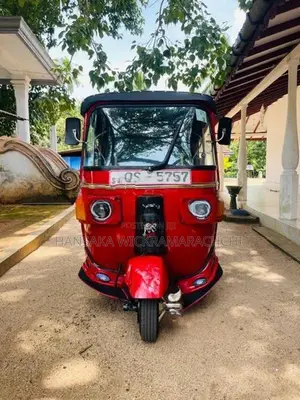 Bajaj RE 2010