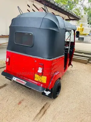 Bajaj RE 2010