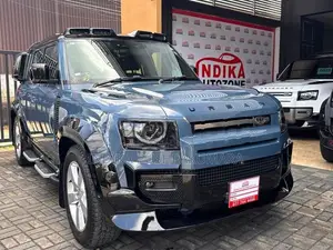 Land Rover Defender P300 X Dynamic SE 2025