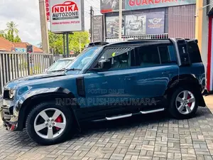 Land Rover Defender P300 X Dynamic SE 2025