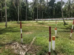 Land in Yakkala Lavish Park